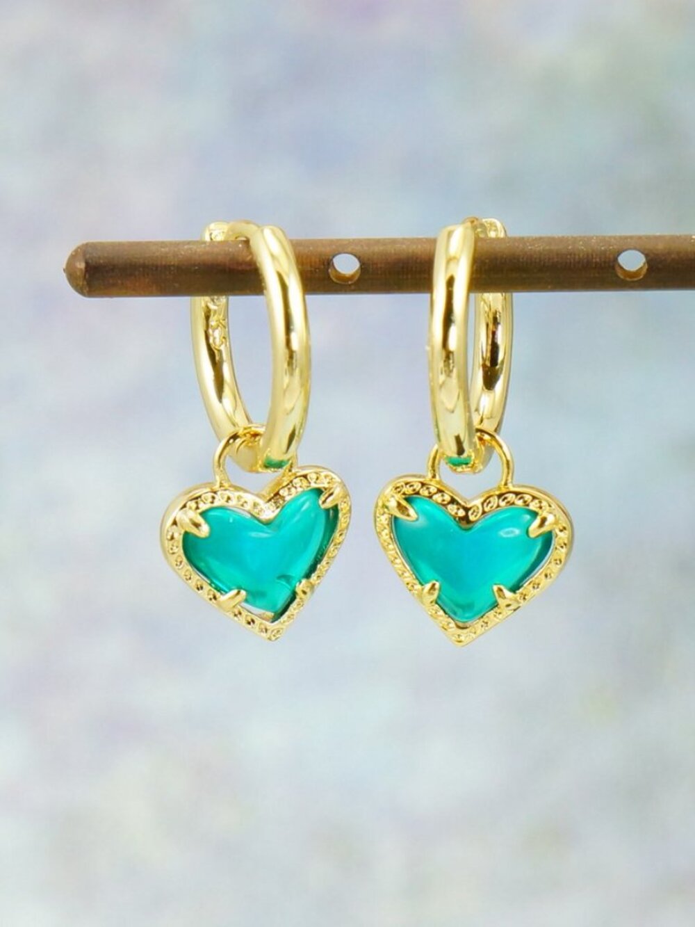Kendra Scott Ari Heart Huggie London Blue Earrings Gold Plated December - Picture 4 of 5